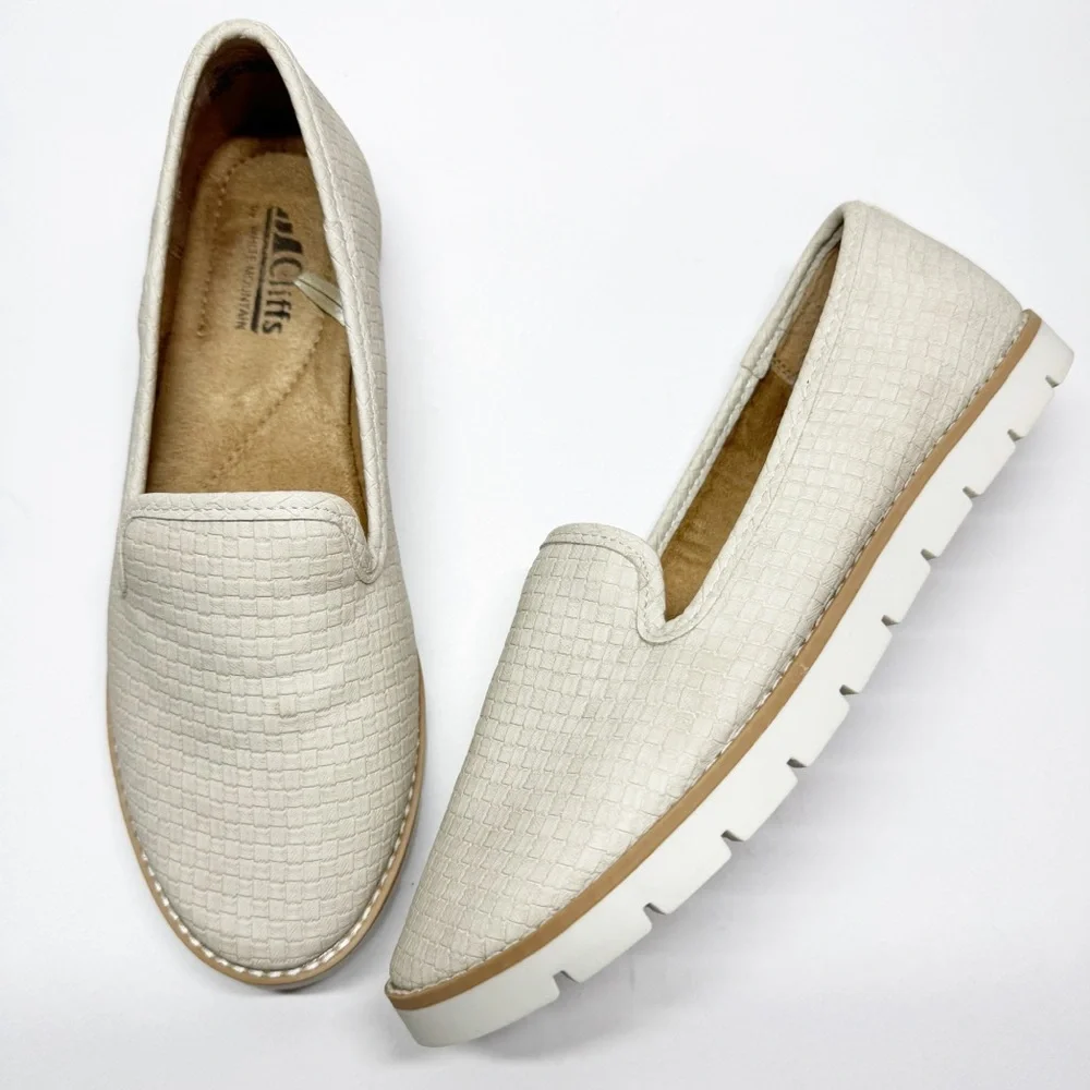 Cliffs White Mountain Dora Loafers
